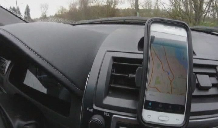 B.C. legislature committee calls for no regulatory roadblocks to ride hailing