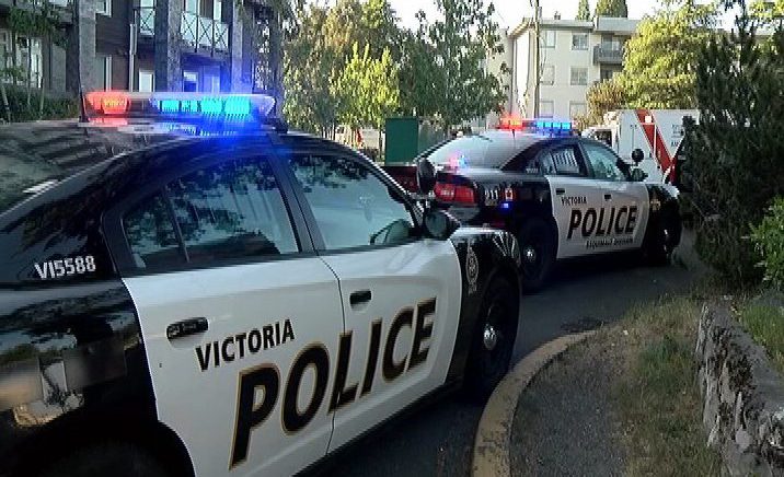 Officer and assault suspect taken to hospital following altercation during arrest in Victoria