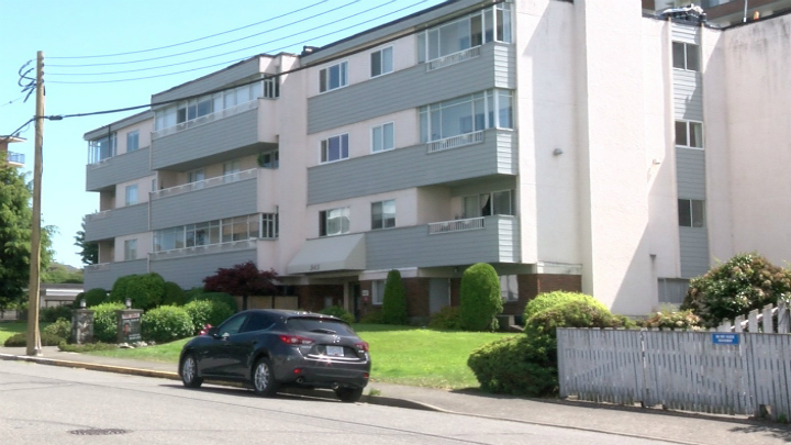 Worker taken to hospital with serious injuries after falling from roof of James Bay apartment building