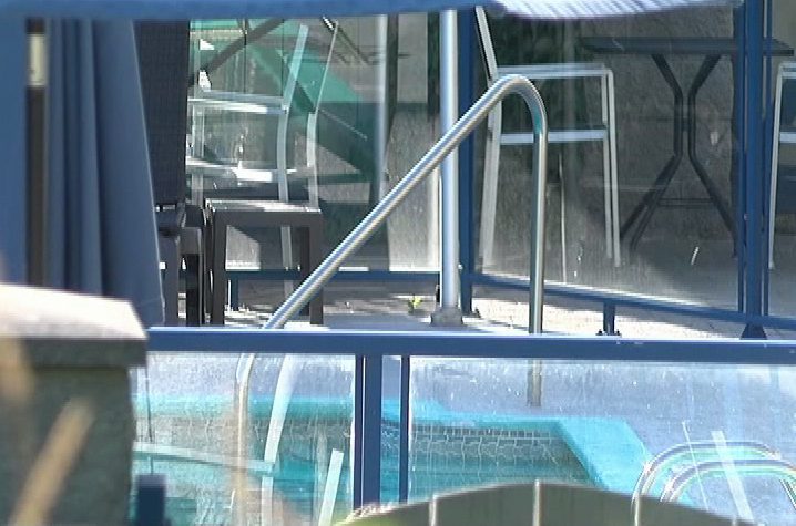 UPDATE: Alberta man dies after being found unresponsive in Port Alberni hotel pool