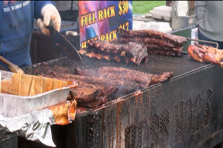 Esquimalt Ribfest racks up meat eaters from across Island