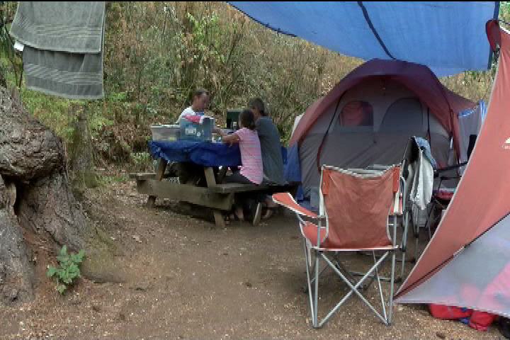 Housing offers pour in for family living in tent in View Royal