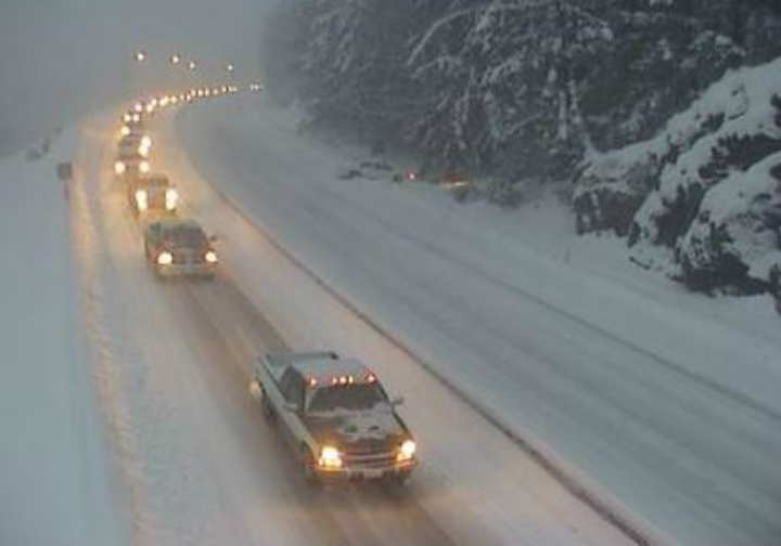 Road conditions in Greater Victoria and east Vancouver Island deteriorating as snow ramps up