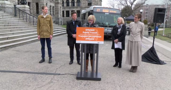 New southbound bus lane announced for Douglas Street