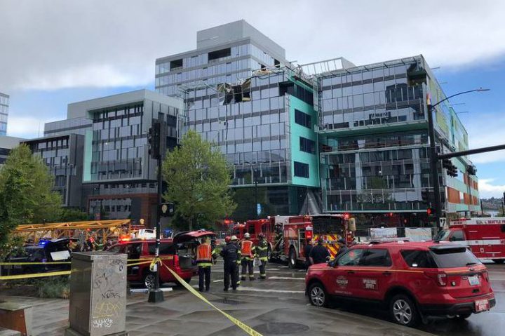 4 dead, 3 injured after crane falls on traffic in Seattle