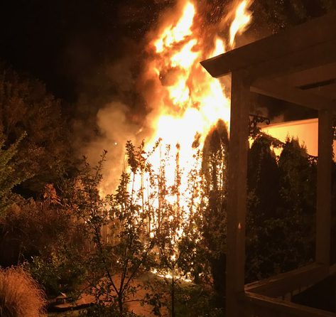 Victoria Fire crews battle fire at Fairfield Road gas station