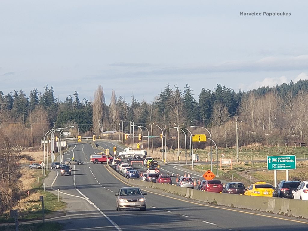 A detour diverts northbound traffic at Island View Beach Road, off the Pat Bay Highway (Marvelee Papaloukas) 