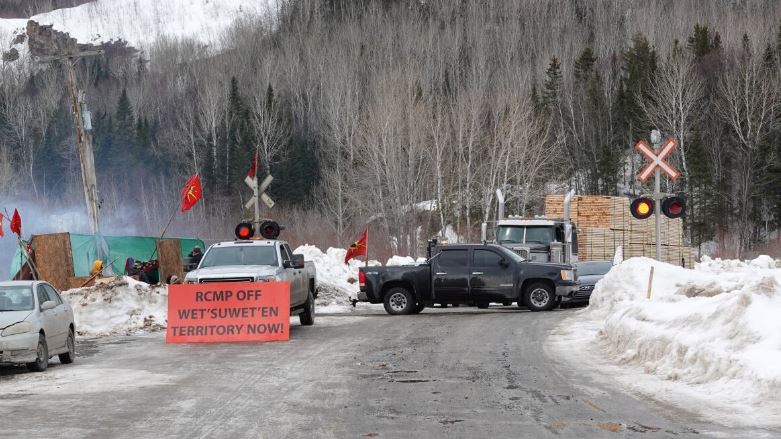 Police warn of possible delays on Pat Bay Highway after posts about blockade circulate on social media