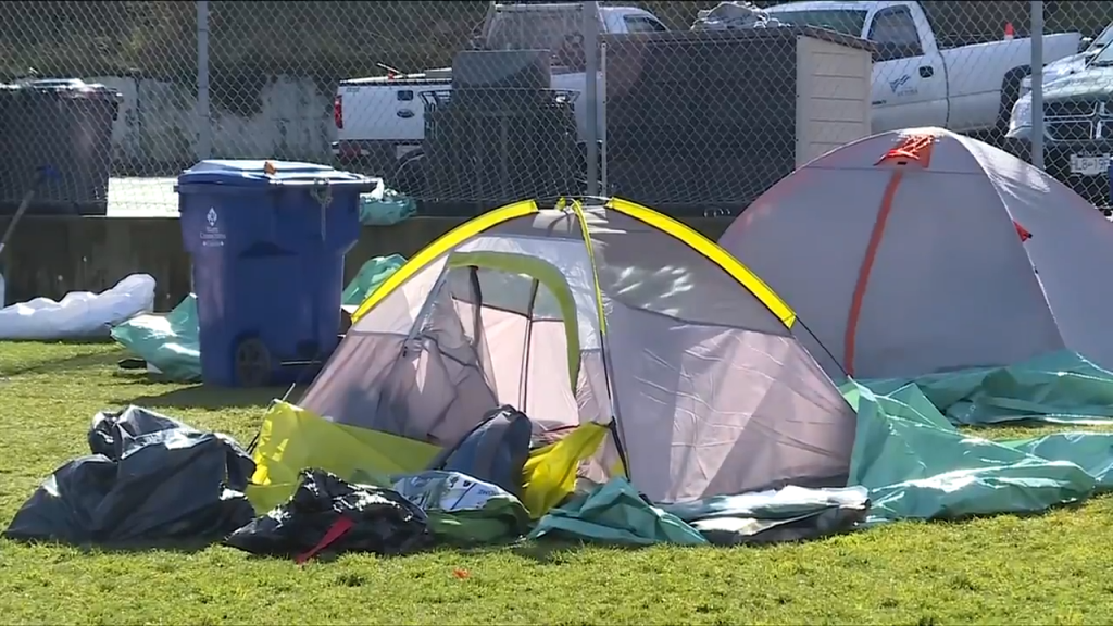 Victoria's temporary homeless camps taking longer than expected to set up