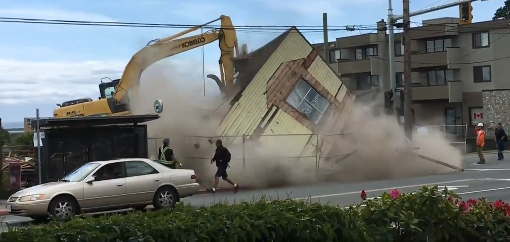 Video: Close call for Esquimalt pedestrian during building demolition