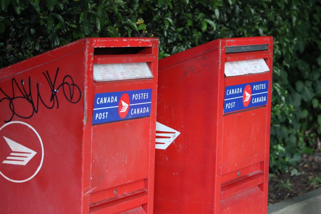 Canada Post continues delivery suspension in some parts of B.C. due to wildfire smoke