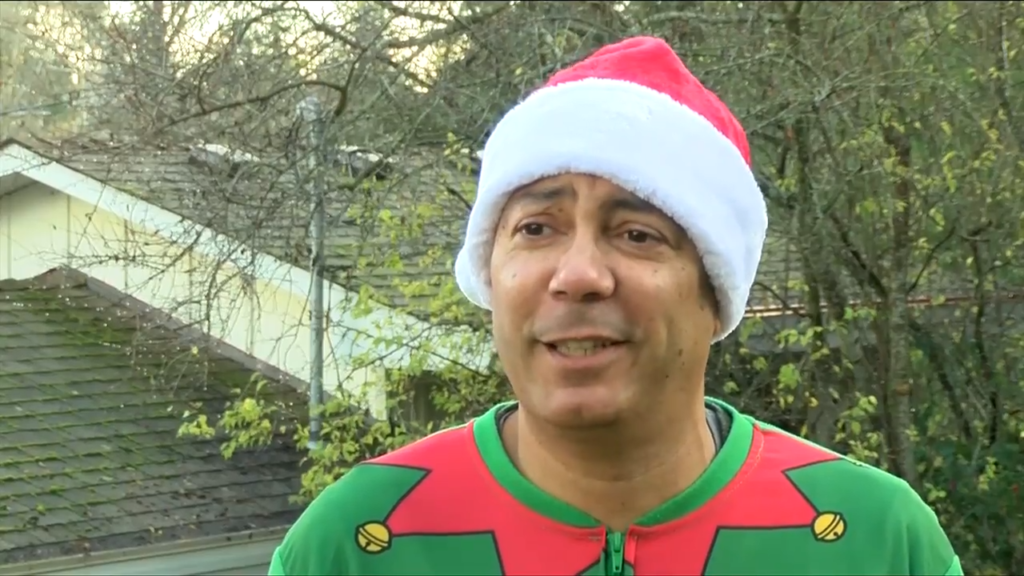 CHEK Upside: Real life Elf on the Shelf raising funds for families in need