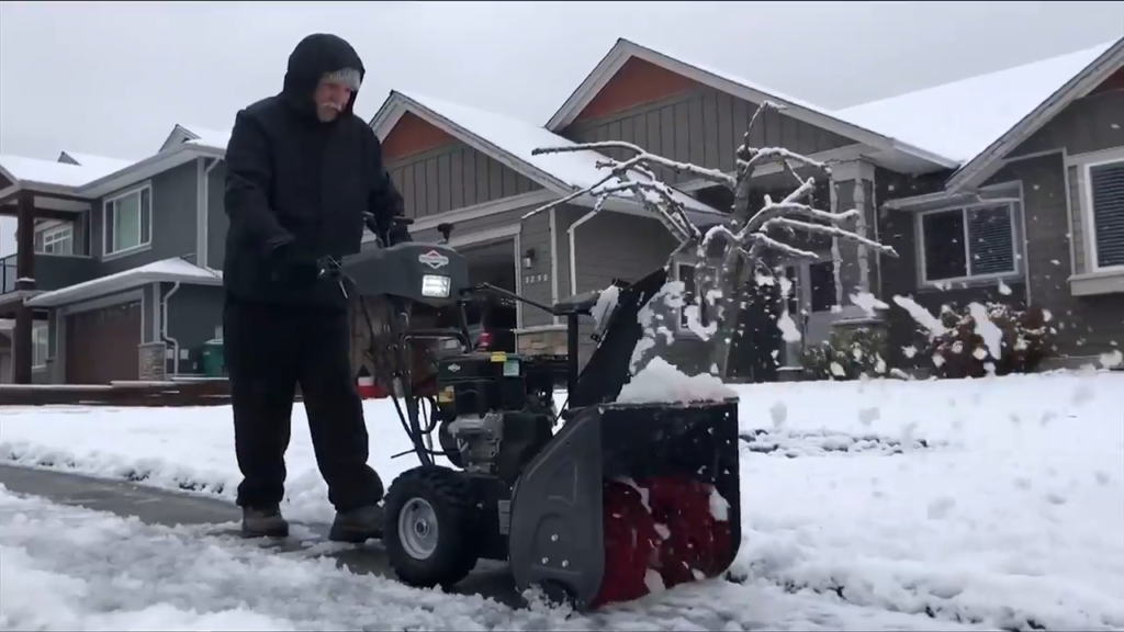 Up to 10 cm of snow falls in Nanaimo, with more on the way