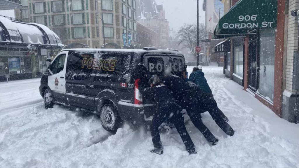 Victoria police dig out trapped senior after tent collapses under snow