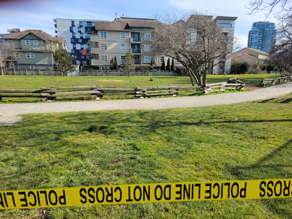 Police investigating after suspicious package with note targeting bylaw workers found at Victoria park