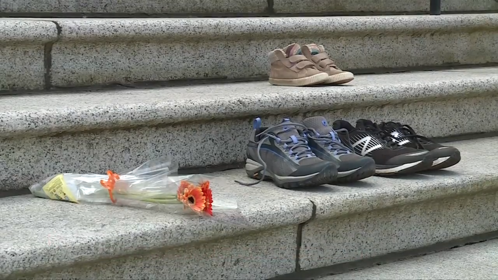 B.C. Legislative Assembly apologizes for removing shoes placed for Kamloops vigil