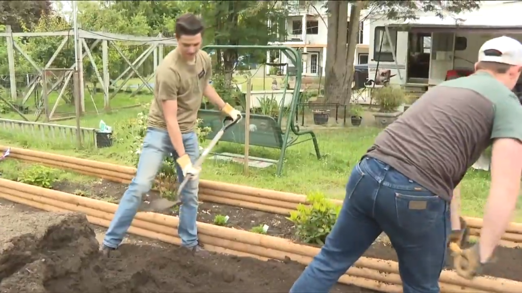 CHEK Upside: Duncan duo finds joy in doing other people's chores