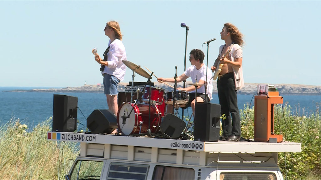 Nanaimo band plays surprise concert on unusual stage