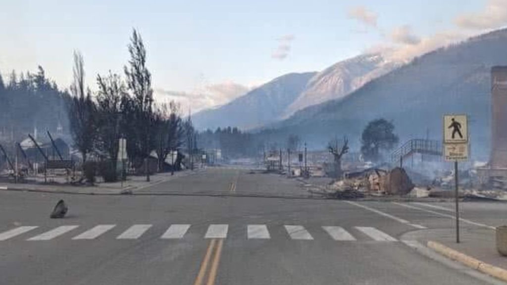 Fire destroys most homes and buildings in Lytton, some residents missing