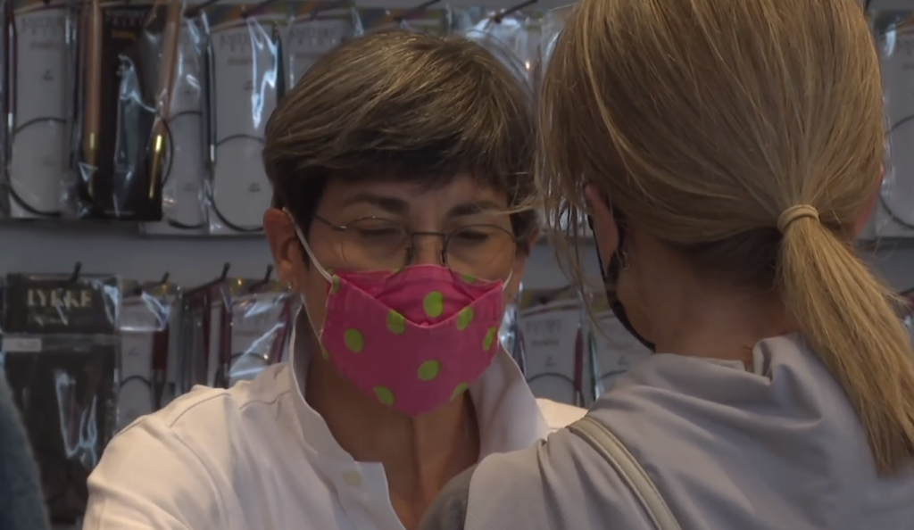 Masks still mandatory in some Victoria stores to keep employees safe, say business owners