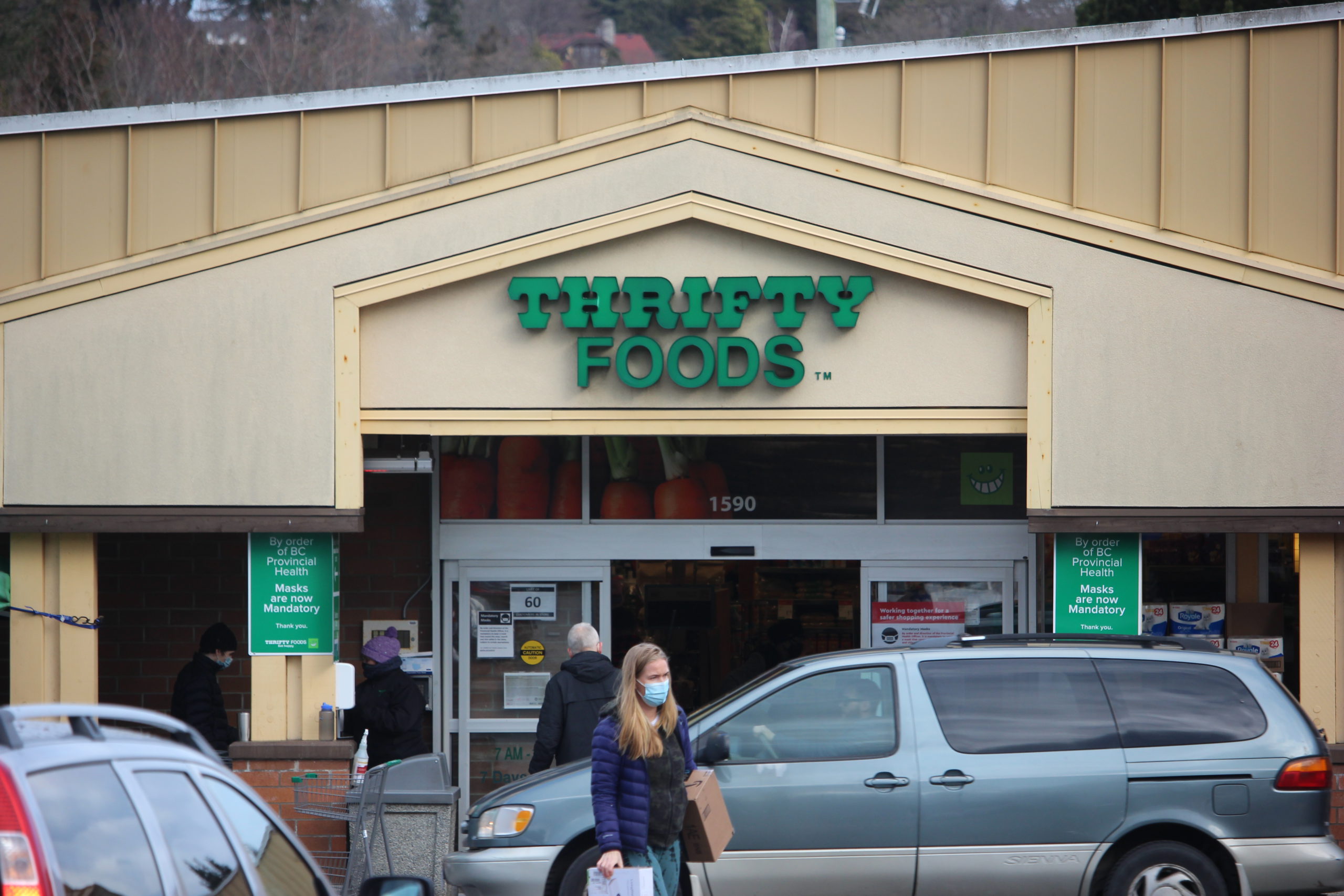 Victoria grocery store worker tests positive for COVID19