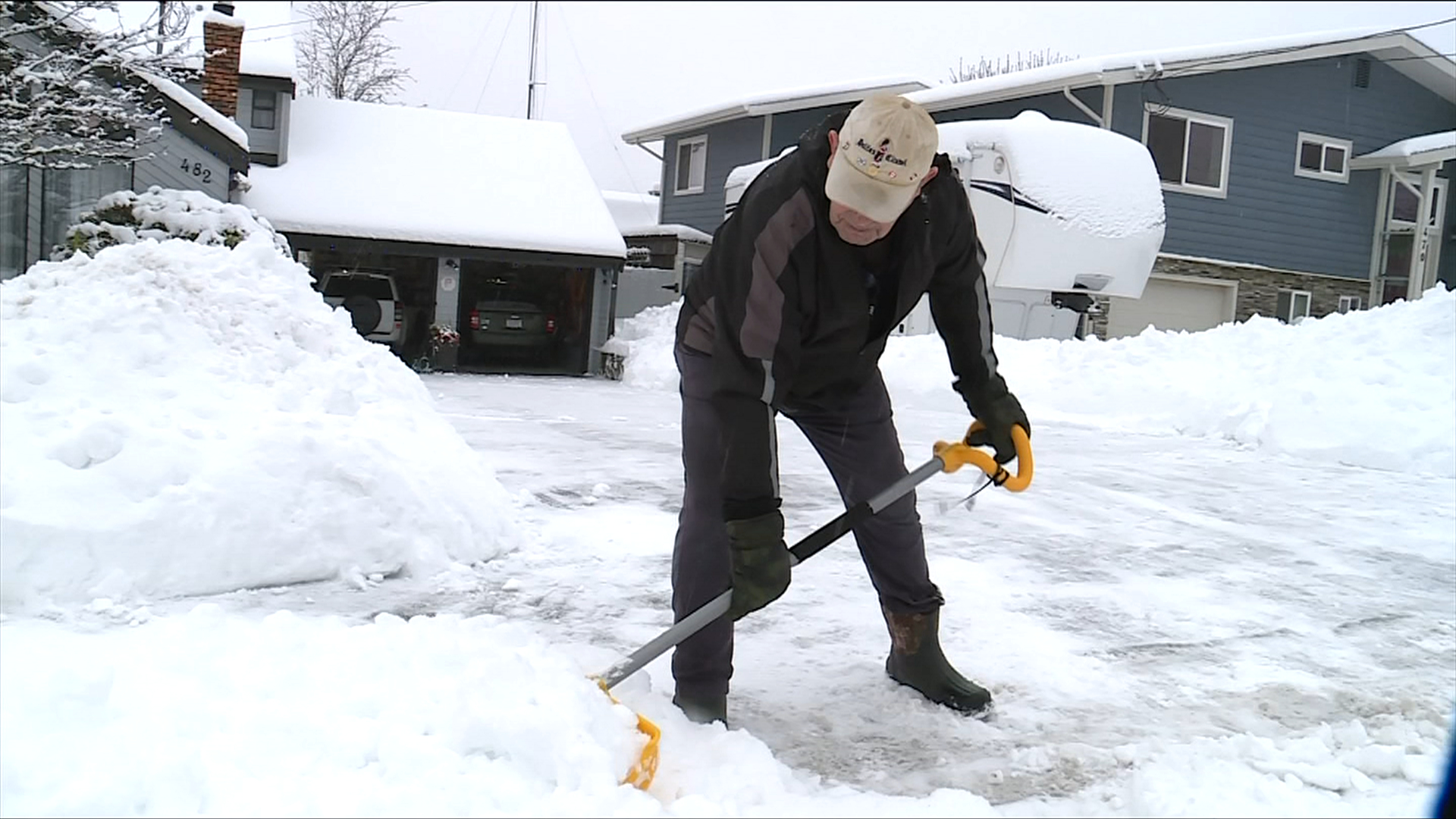 Campbell River, Gold River see heavy snowfall leading to road challenges