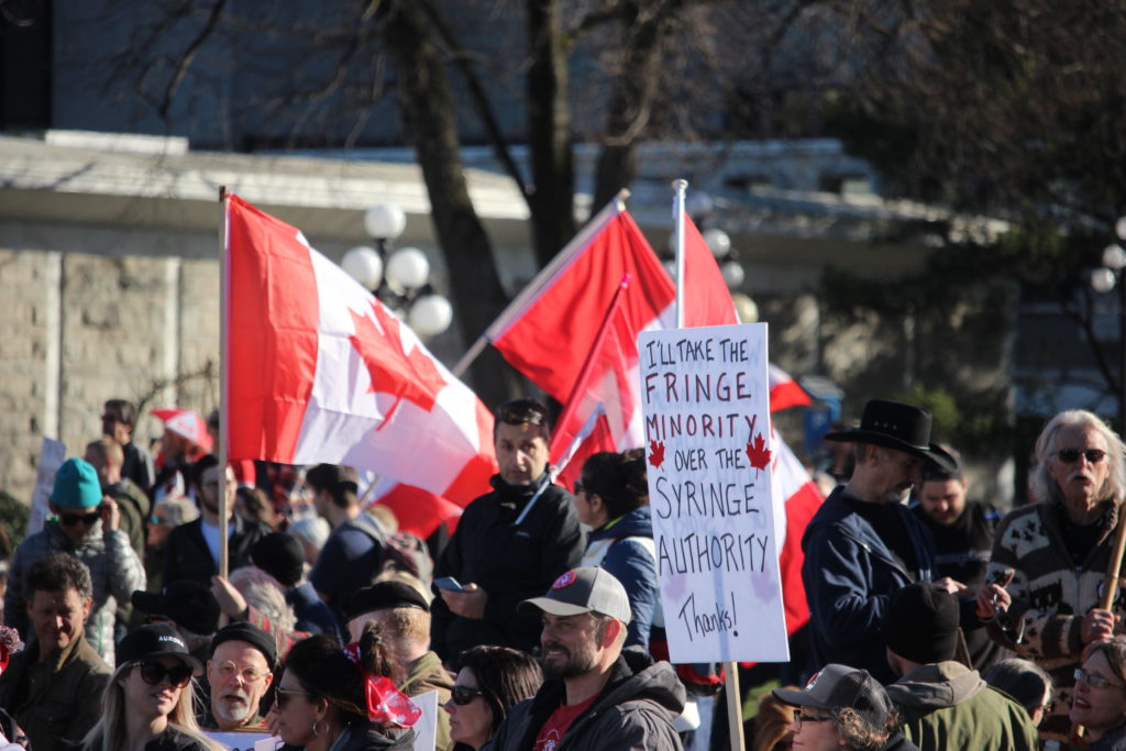 Convoy protesting COVID-19 restrictions gathers at B.C. Legislature again