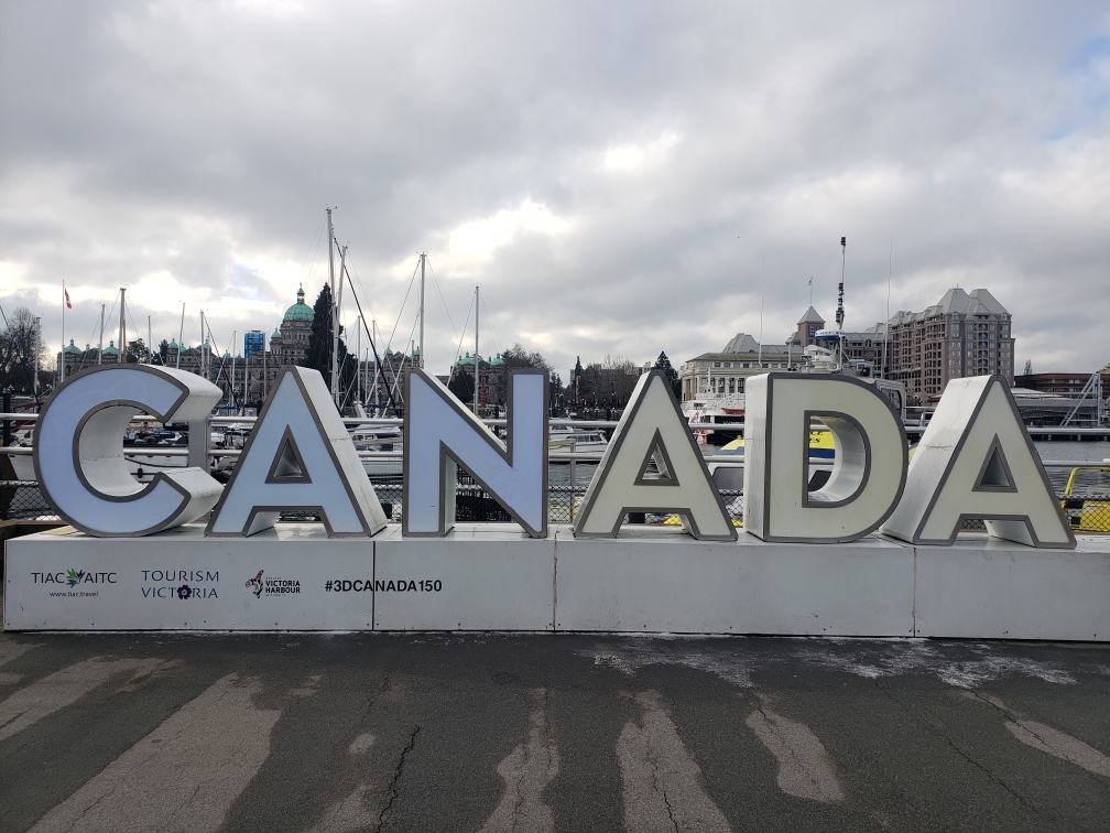 Harbour Authority changes Canada sign to Ukraine colours in act of solidarity