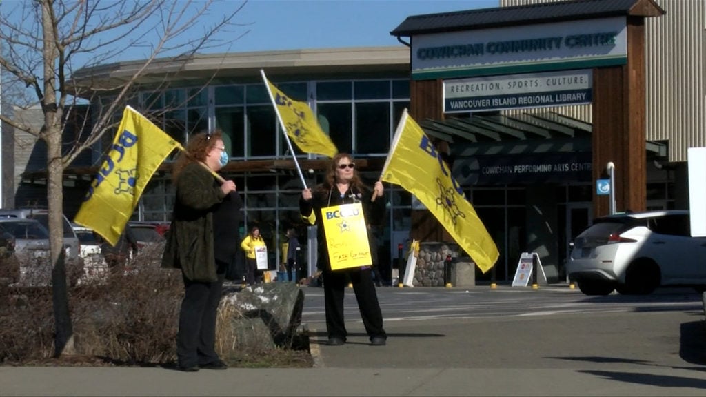 Librarians to set up picket lines at five VIRL branches: BCGEU