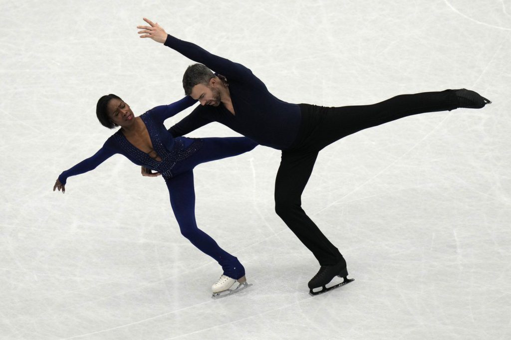 Canada's James and Radford win pairs bronze at World Figure Skating Championships