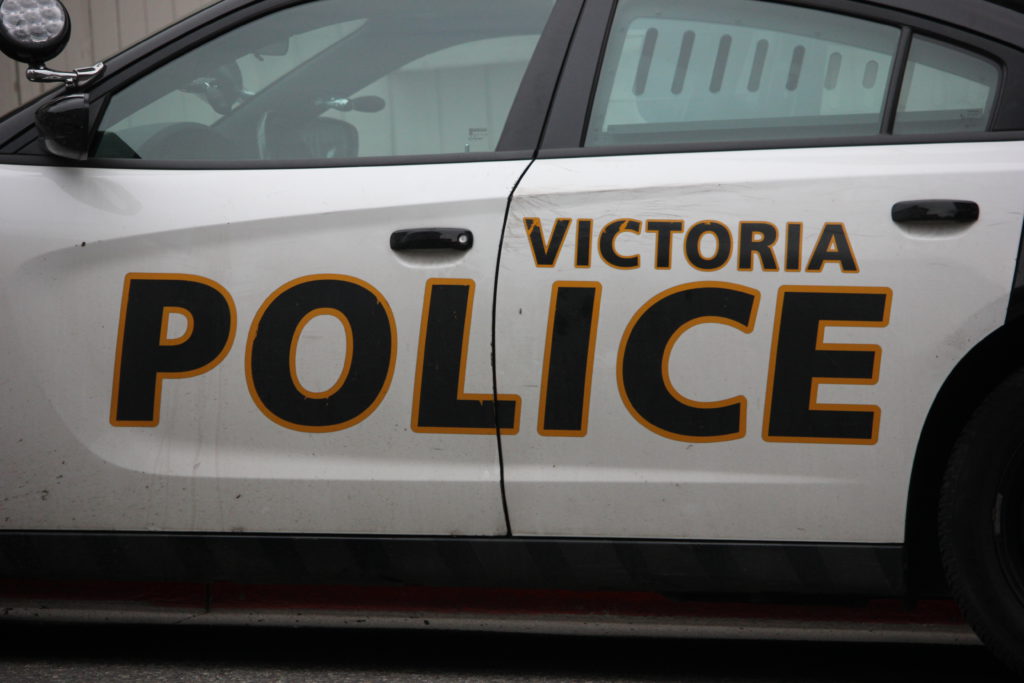 VicPD seeks suspect in downtown stabbing; officer attacked with skateboard while investigating