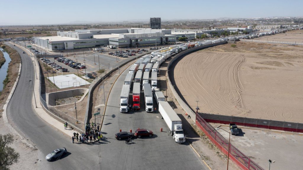 Trucker blockade continues to snarl U.S.-Mexico border over Texas order