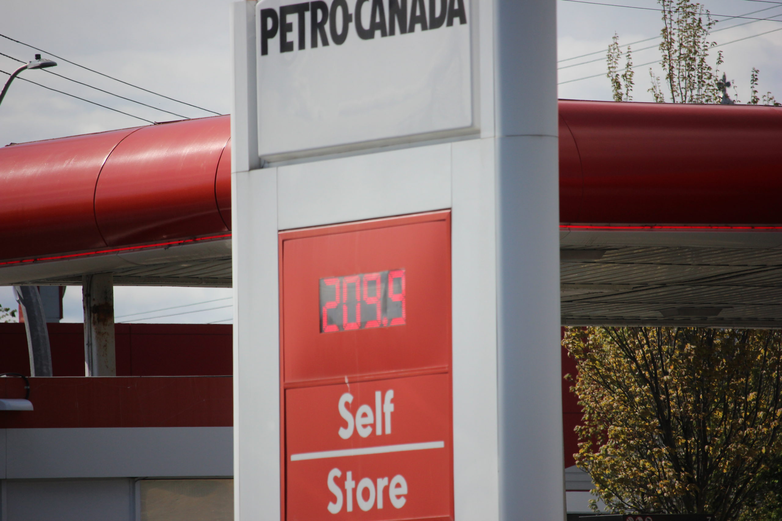 Gas prices expected to drop heading into long weekend