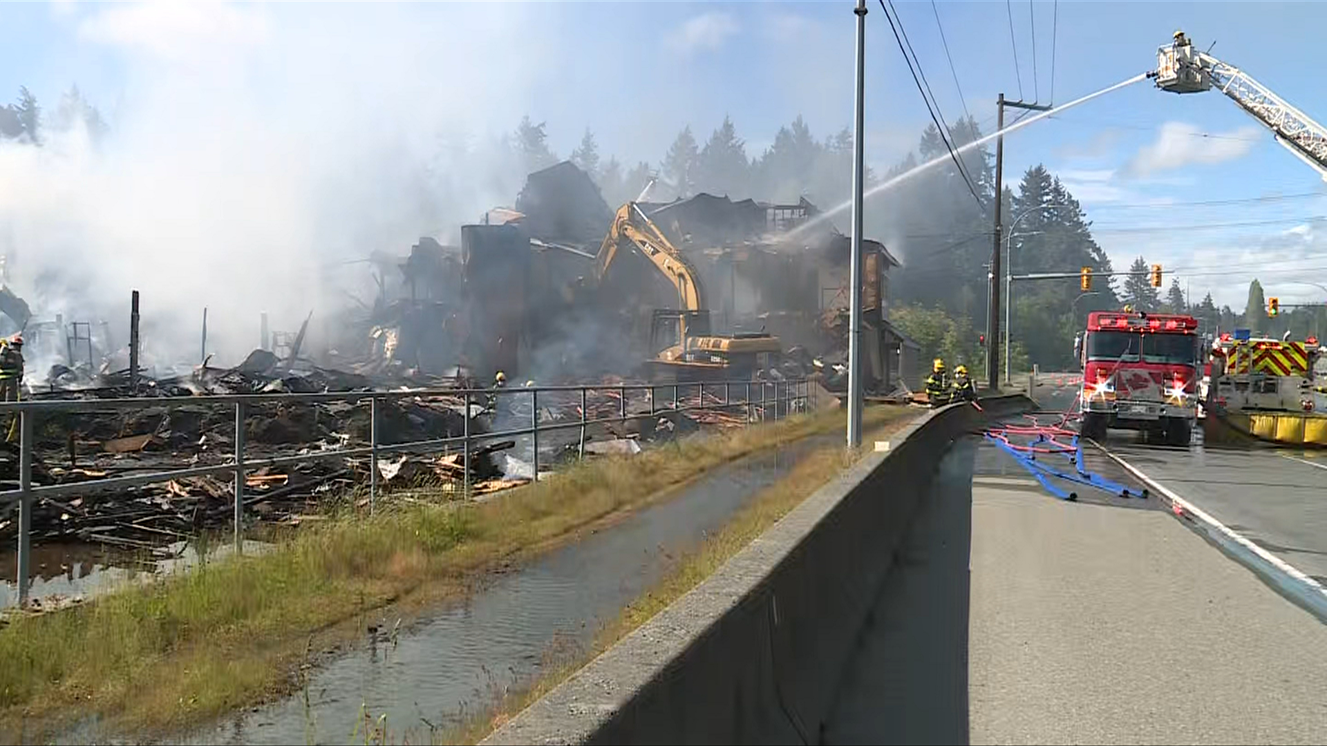 Fire destroys vacant building in Mill Bay, shutting down TransCanada