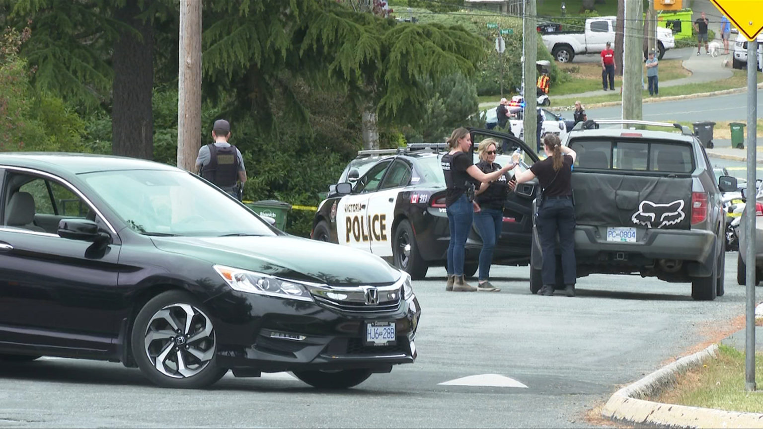 Two suspects dead, six officers injured in shootout at Saanich bank