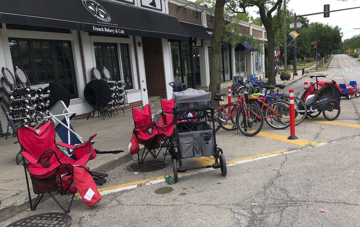 6 dead, 24 wounded in shooting at Chicagoarea July 4 parade