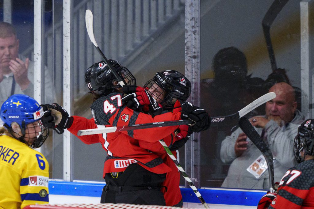 Canada outlasts Swedish goalie in 3-0 women's world hockey quarterfinal win