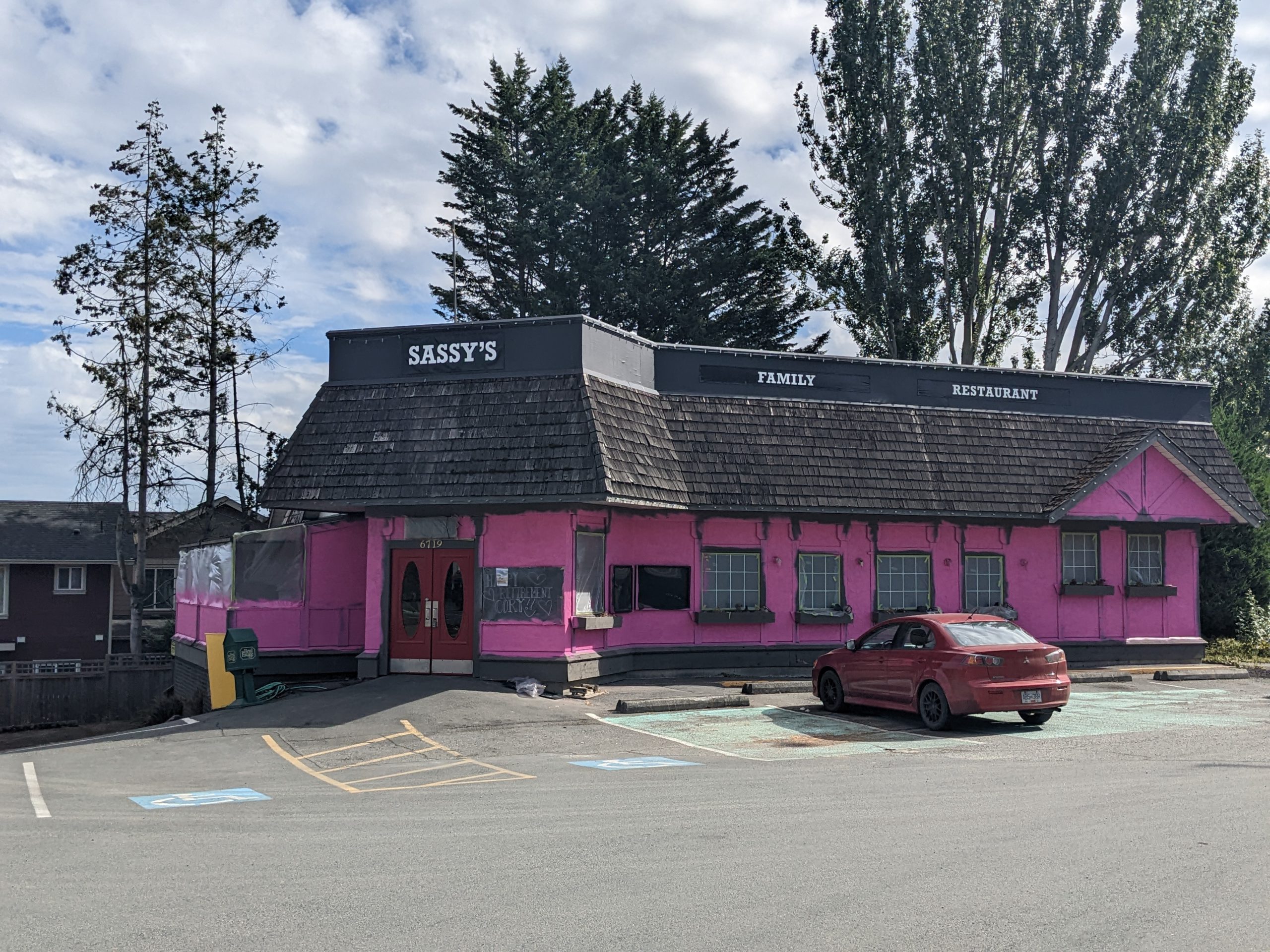 'Big shoes to fill' Floyd's Diner replacing Sassy's in Brentwood Bay
