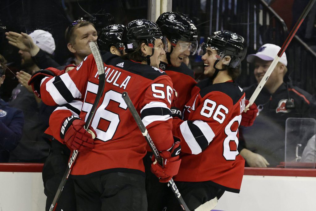 Early season 'Fire Lindy' chants didn't 'sit well' with surging Devils