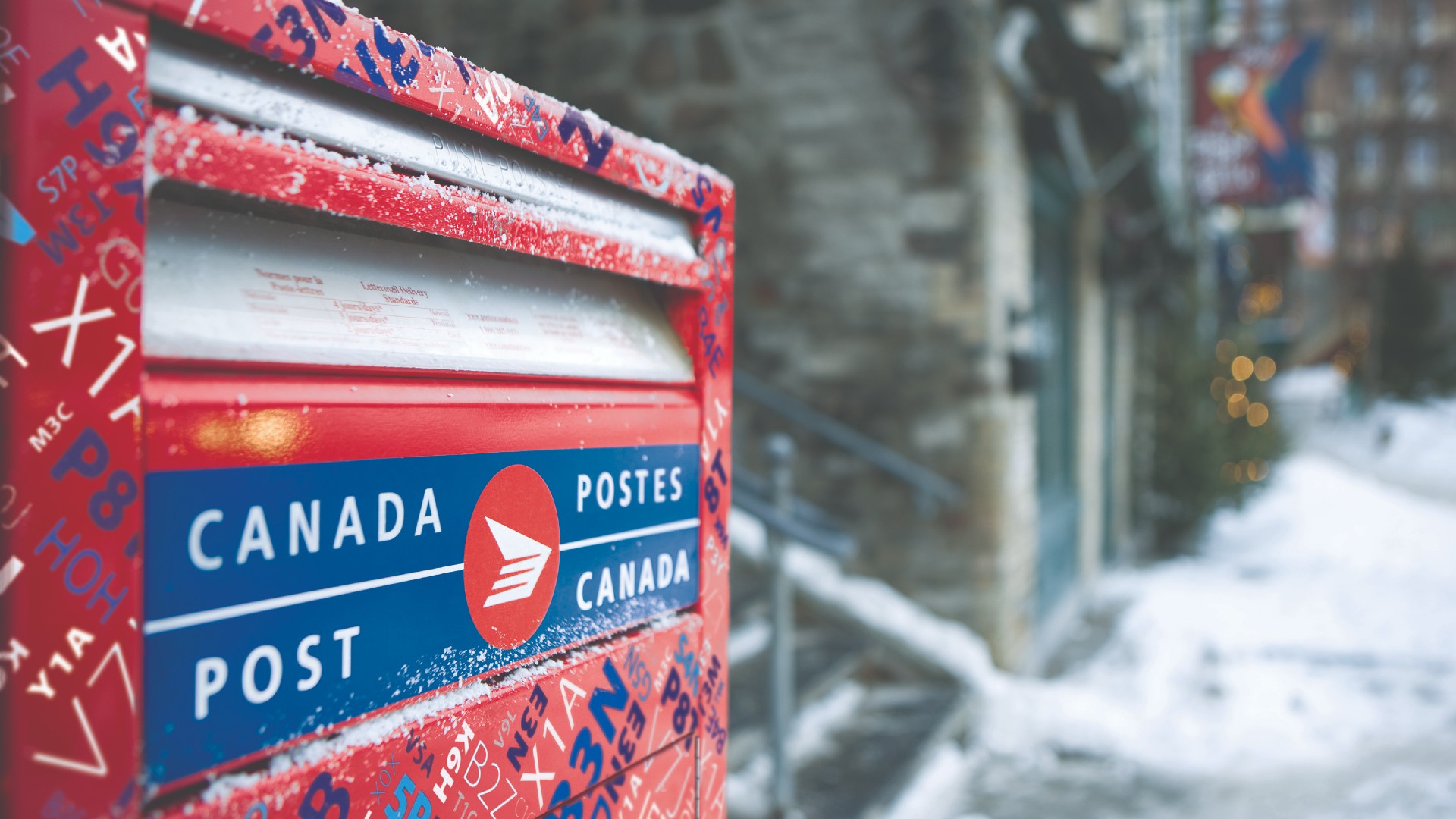 Canada Post issues red, yellow service alerts for most of country