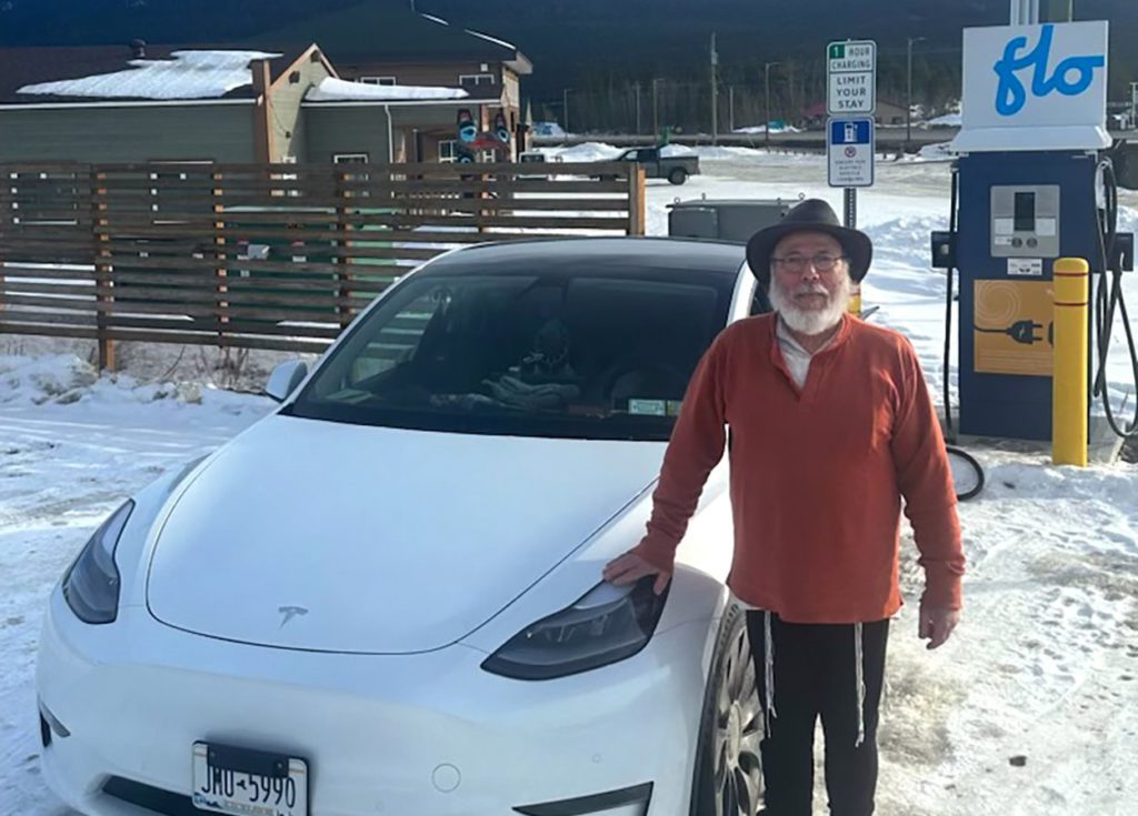 Man converts Tesla into film studio for journey to recount love story in the North