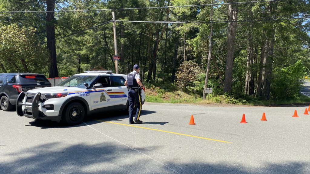 Man arrested after several hour standoff with West Shore RCMP