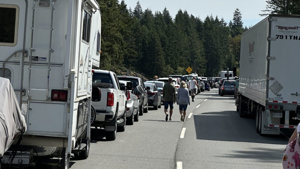 1 seriously injured in Malahat crash, delays expected