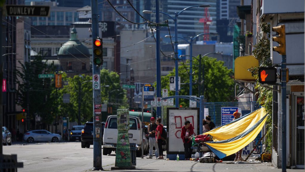 Homeless, impoverished at risk during B.C. heat wave, advocates warn