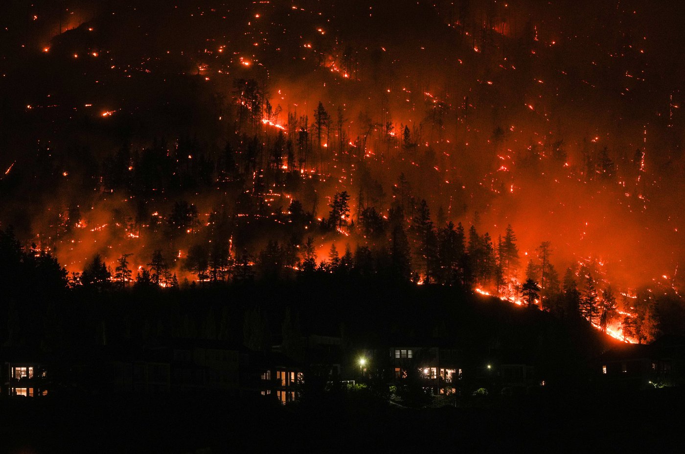 Homes ablaze in West Kelowna as B.C. declares state of emergency
