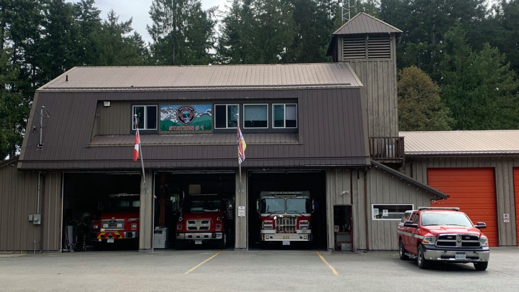 3 fire departments douse shed, farmer’s field fire in Errington