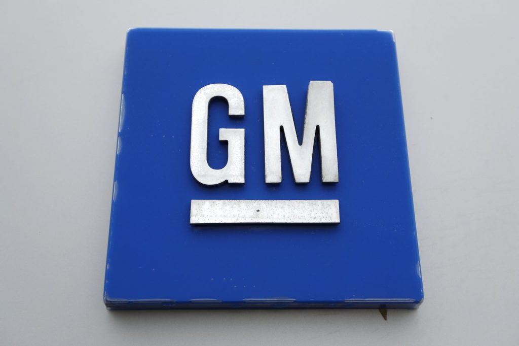 Canadian auto workers, GM reach tentative contract agreement less than 24 hours after strike began