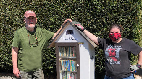 Victoria man crafts little libraries that replicate neighbouring